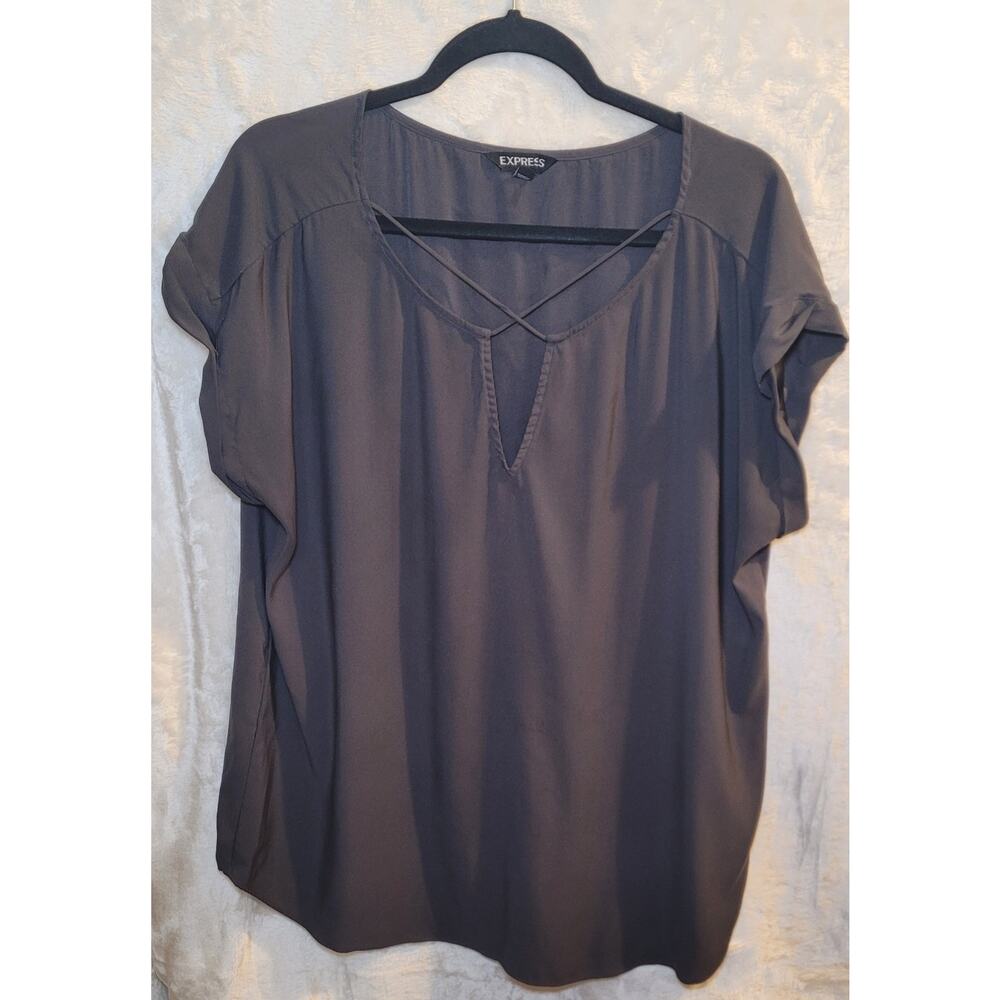 Women's Express Half Sleeve Criss Cross Chelsea Shell Blouse Gray Size XL